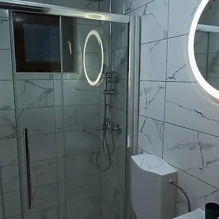 Vikendica Zlatni Hrast Jahorina بيت للعطل