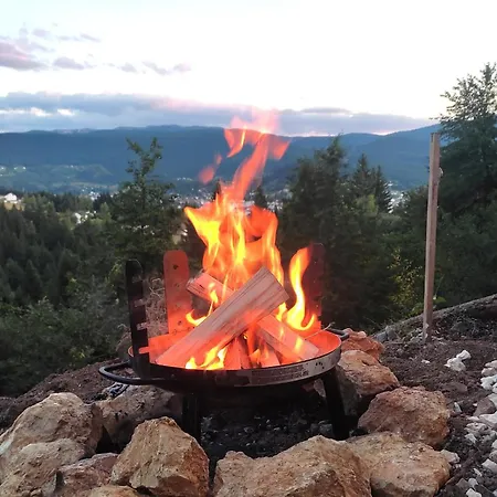 Vikendica Zlatni Hrast Jahorina بيت للعطل *