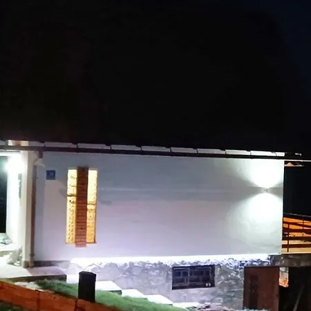 Vikendica Zlatni Hrast Jahorina בית נופש פאלה